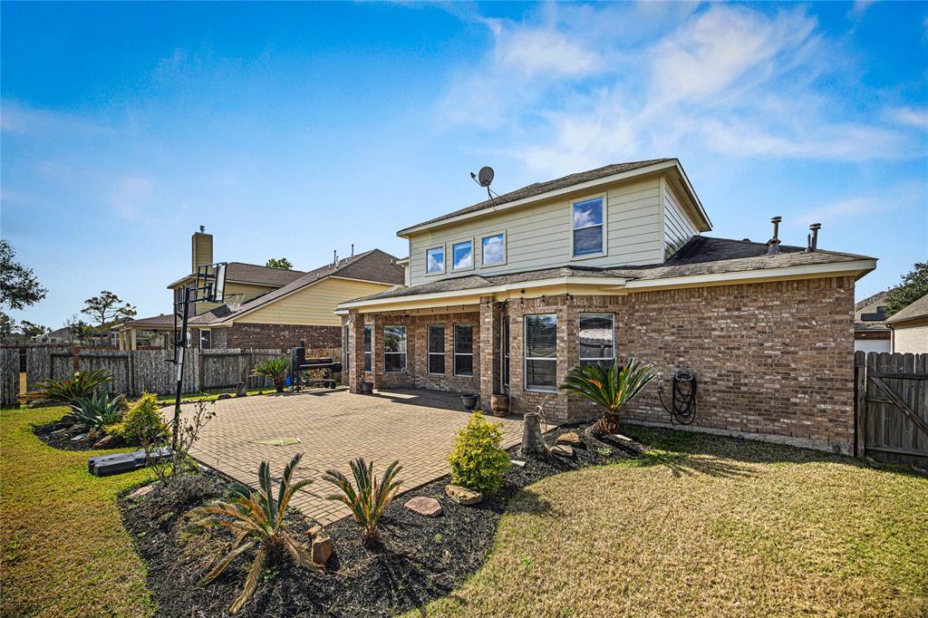 2425 Harbor Chase Drive, Pearland, Texas image 38