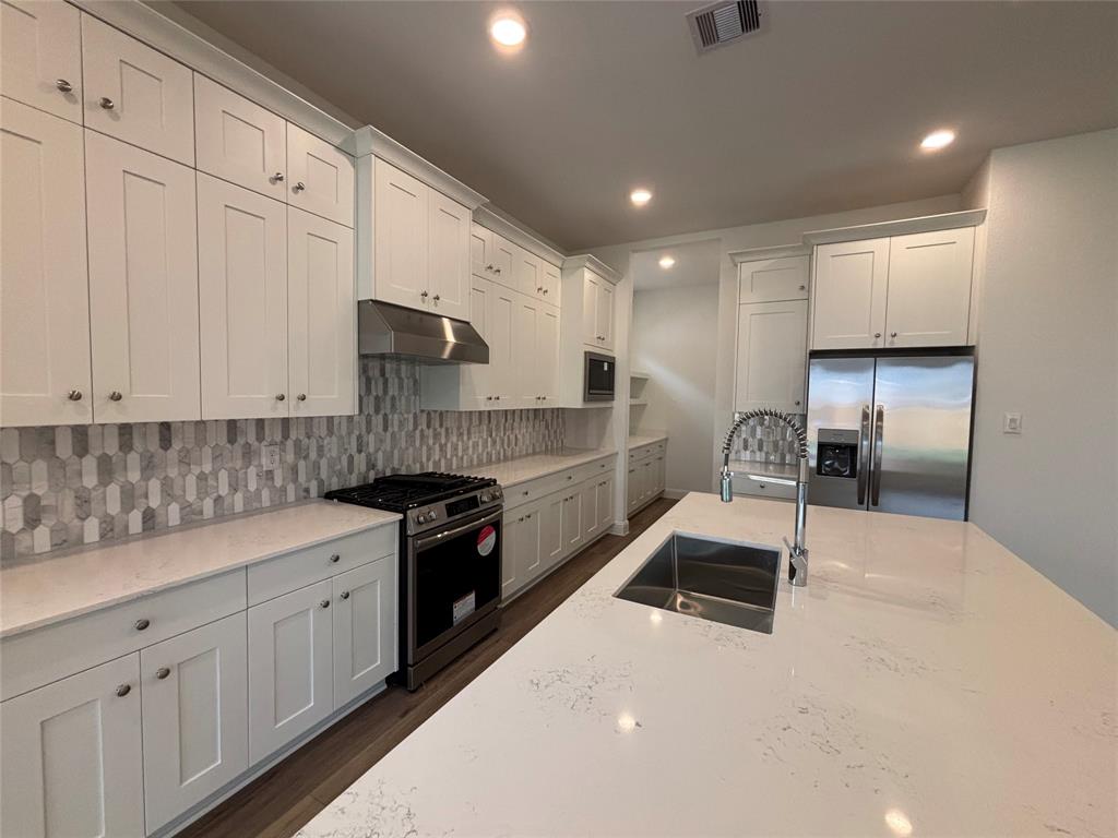 2442 Daisy Meadow Place