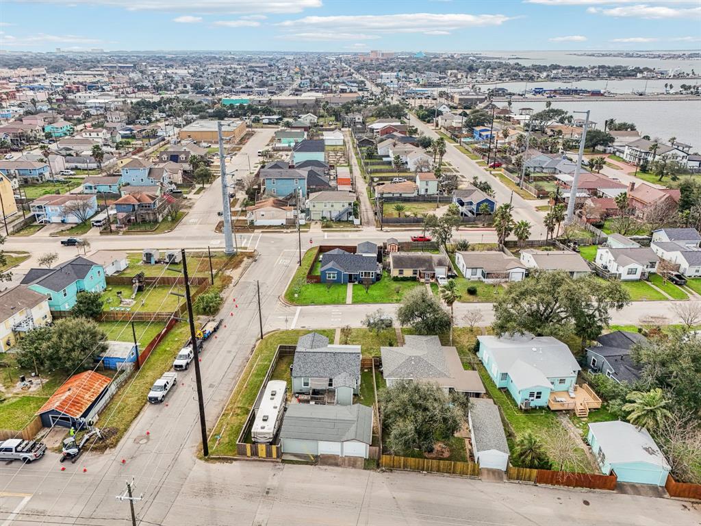 2027 Neumann Drive, Galveston, Texas image 39