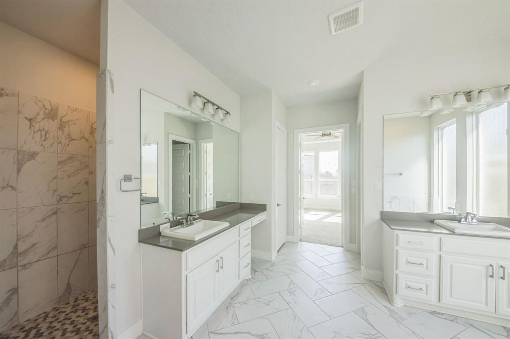 4323 Windy Oaks Drive, Fulshear, Texas image 14