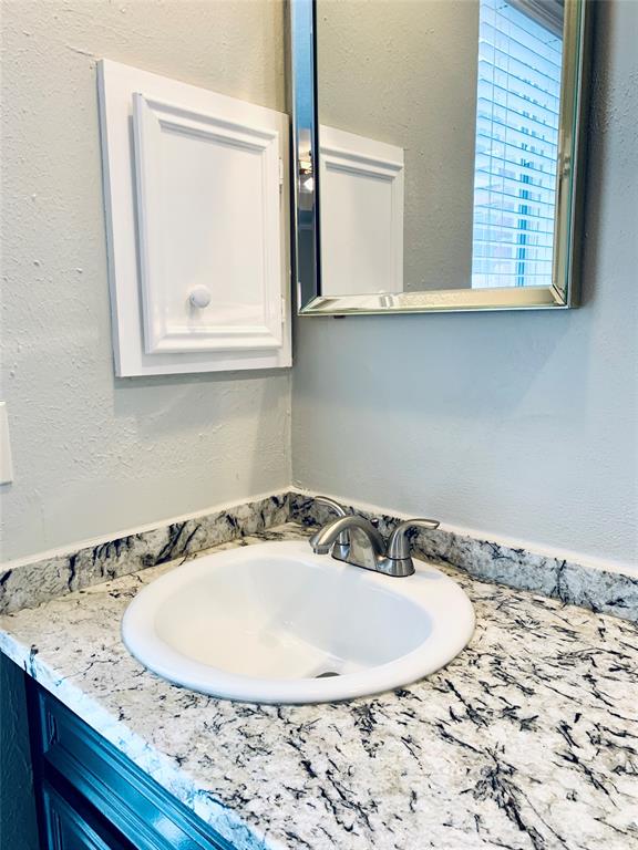 223 Kings Way, Stafford, Texas image 24