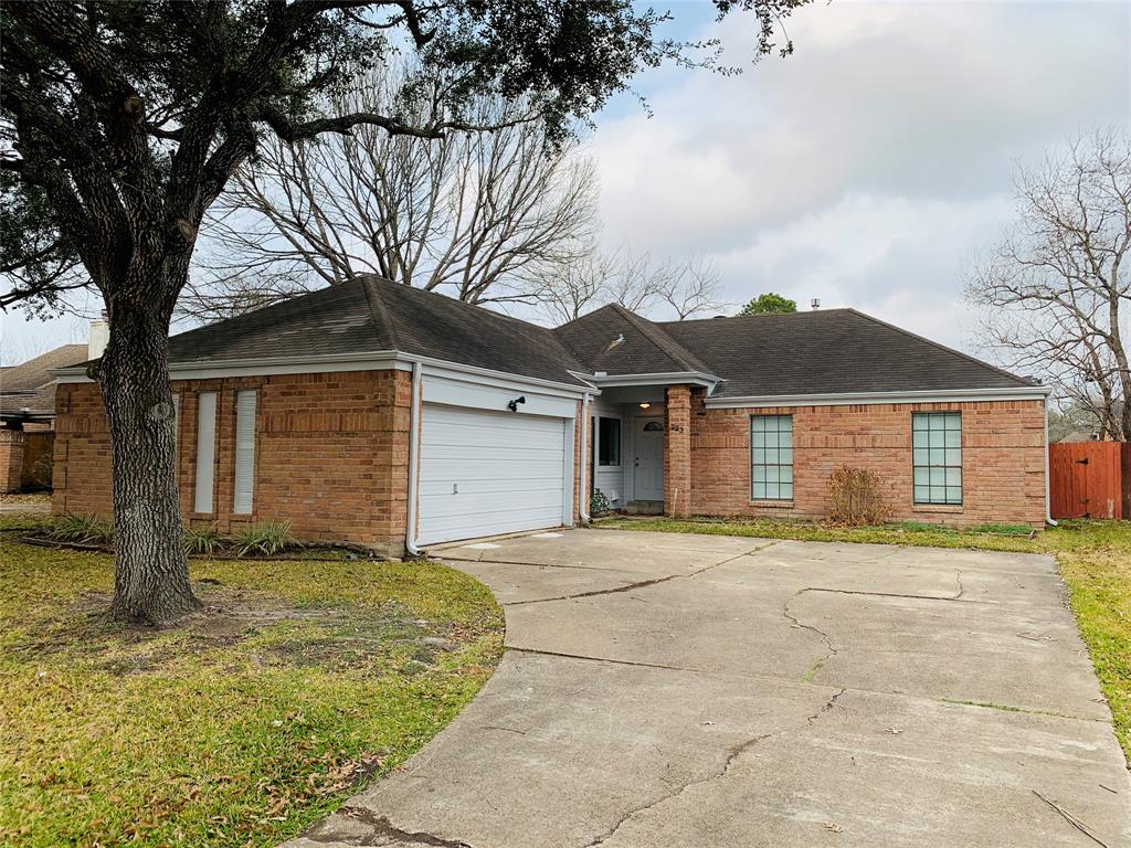 223 Kings Way, Stafford, Texas image 2
