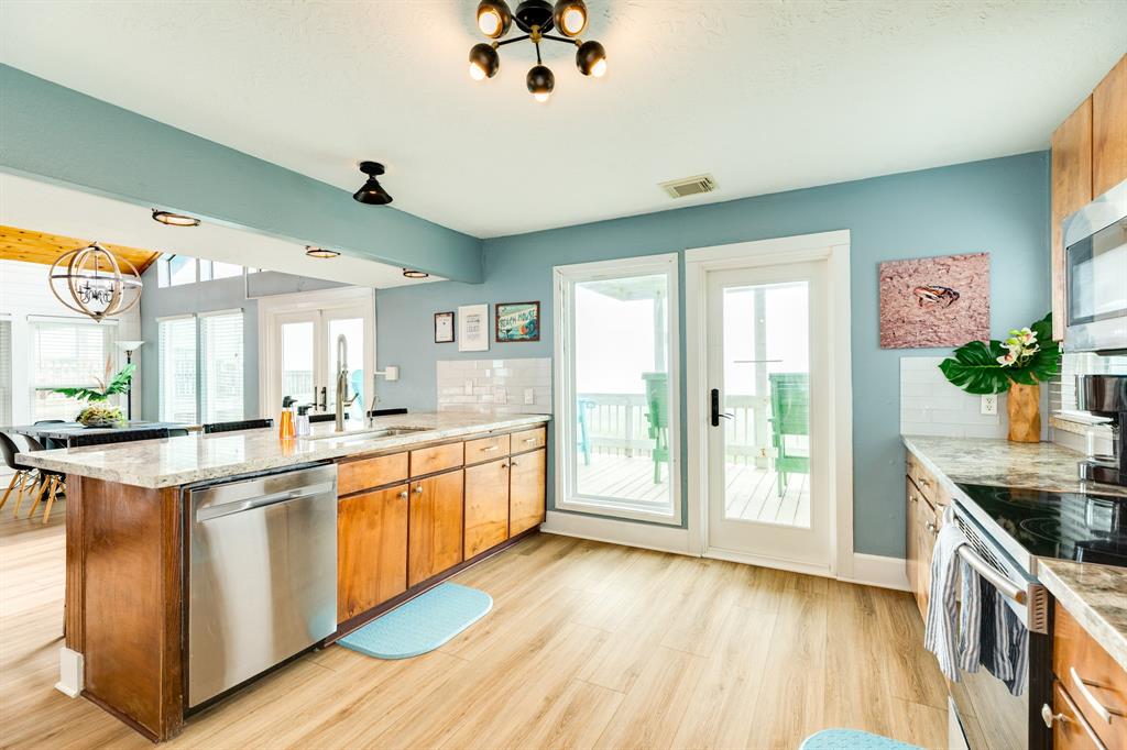 2426 Bluewater Hwy Hwy, Surfside Beach, Texas image 24