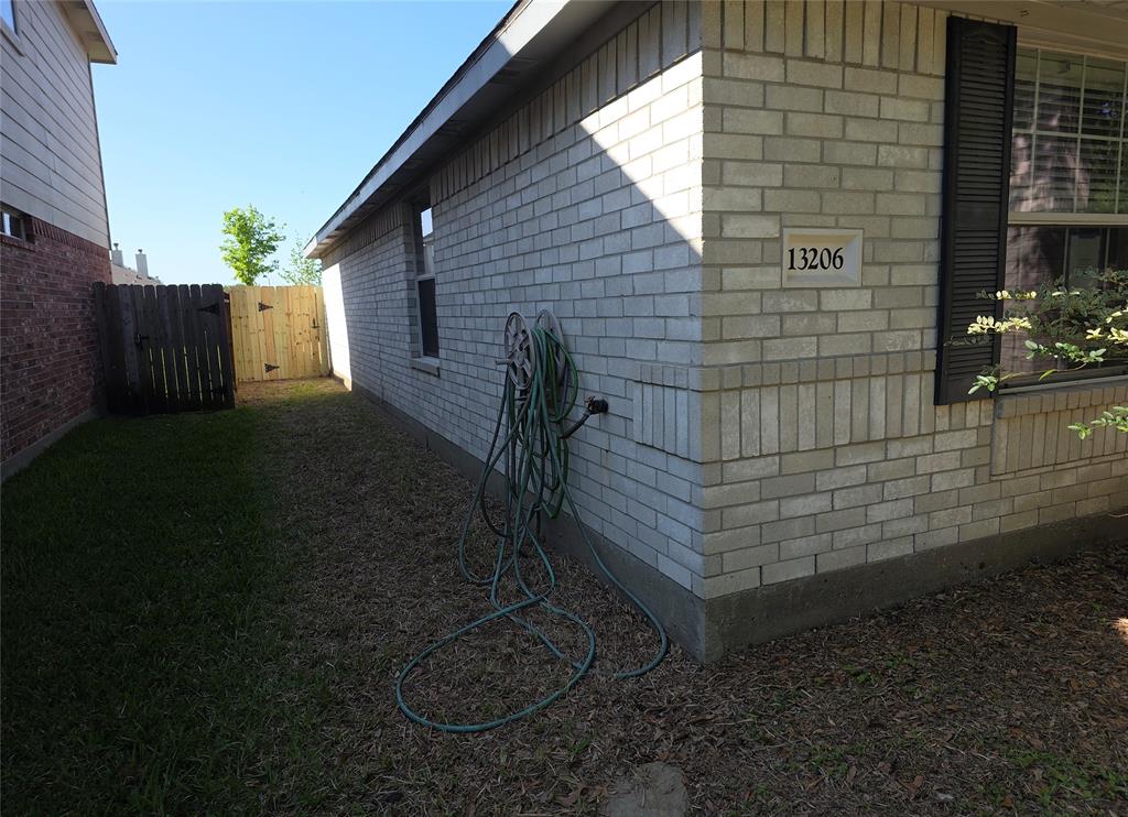 13206 Barton Meadow Lane, Rosharon, Texas image 17