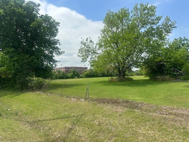 8518 Hawk Road, Pearland, Texas image 1