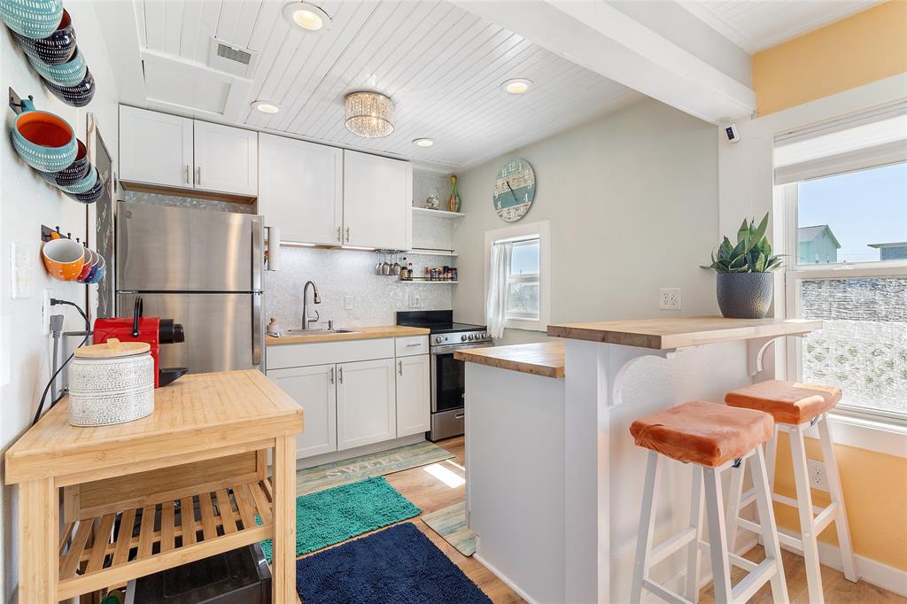 1010 Fort Velasco Drive, Surfside Beach, Texas image 10