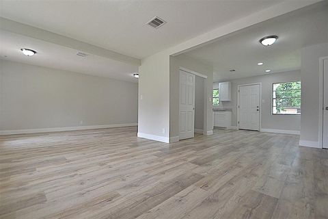 Single Family Residence in Houston TX 5619 Elm Springs Drive 1.jpg