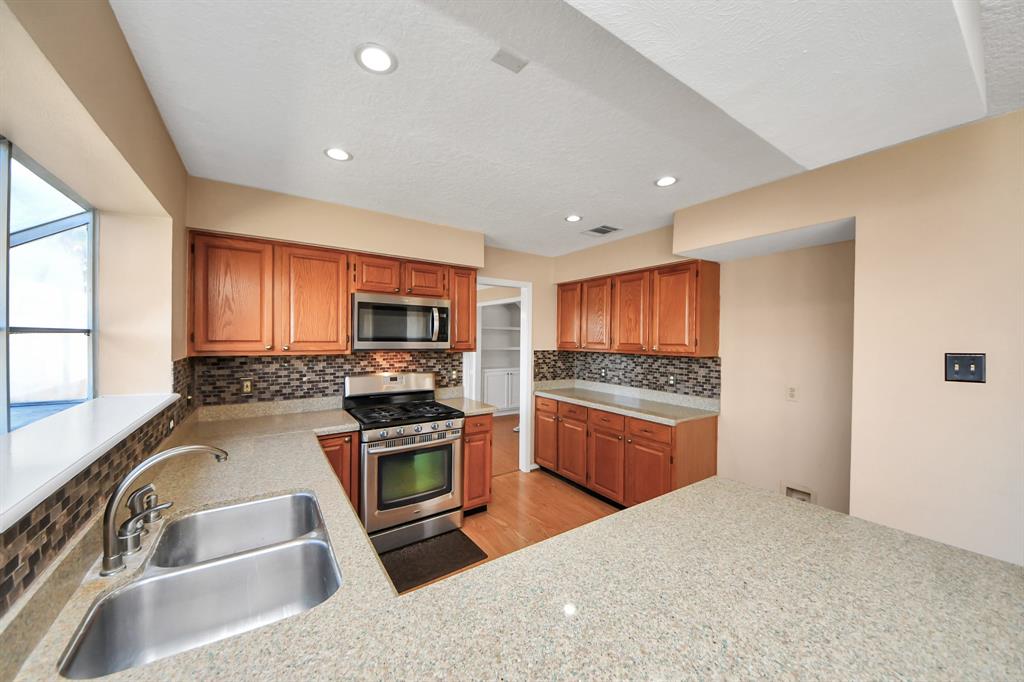 2126 Galleon Drive, League City, Texas image 22