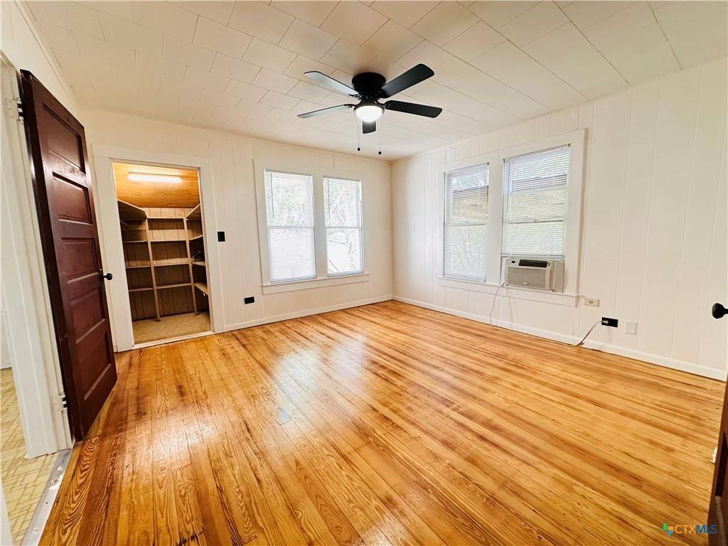 108 Nieman Street, Yoakum, Texas image 7