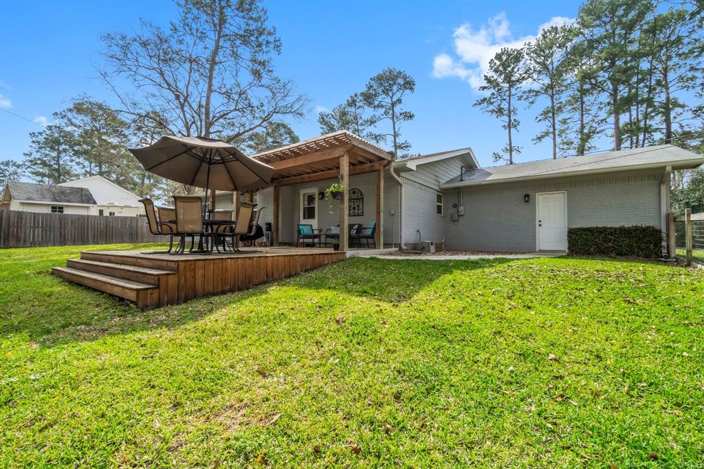 1006 W Jones Street, Livingston, Texas image 31