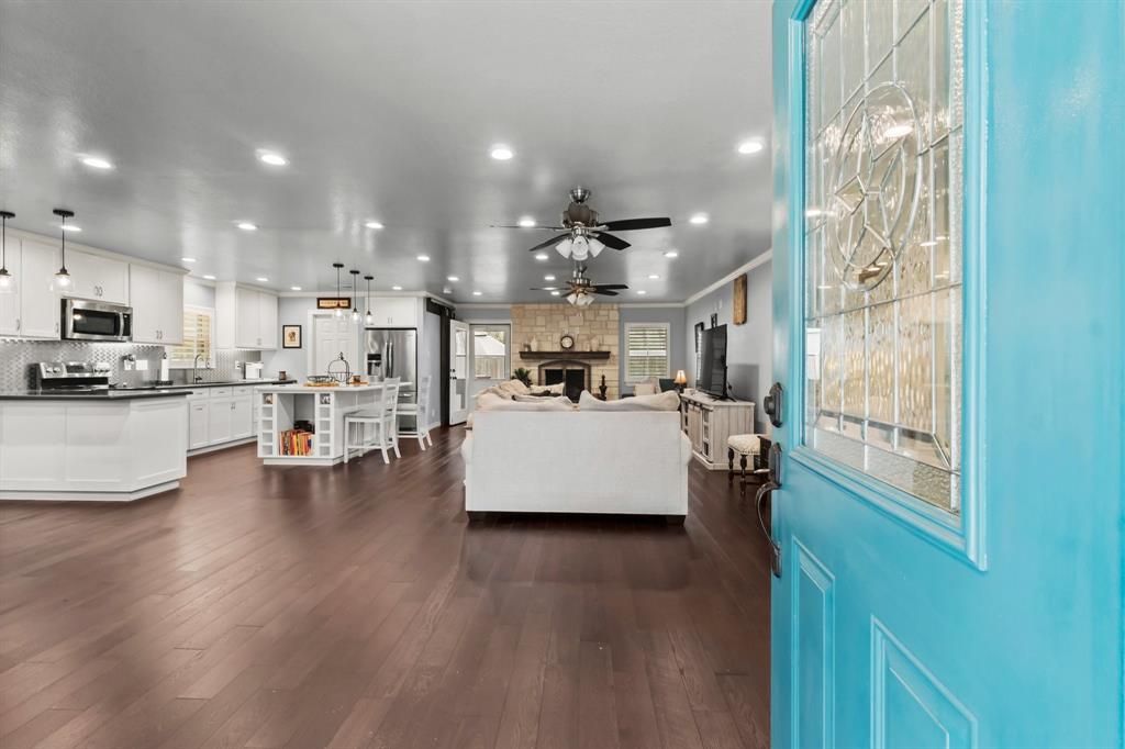 1006 W Jones Street, Livingston, Texas image 3