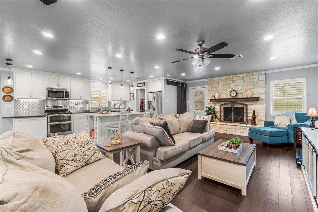 1006 W Jones Street, Livingston, Texas image 11