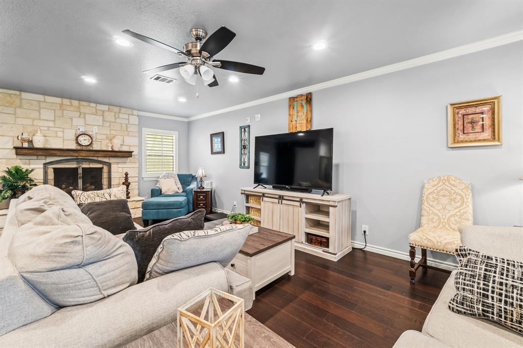 1006 W Jones Street, Livingston, Texas image 12