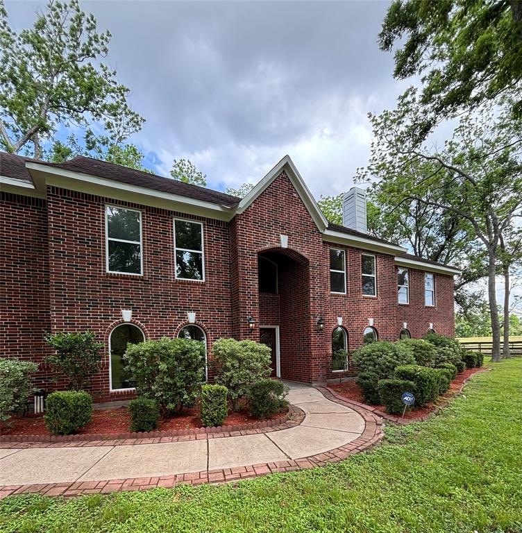 8659 Halls Retreat Court, Missouri City, Texas image 9