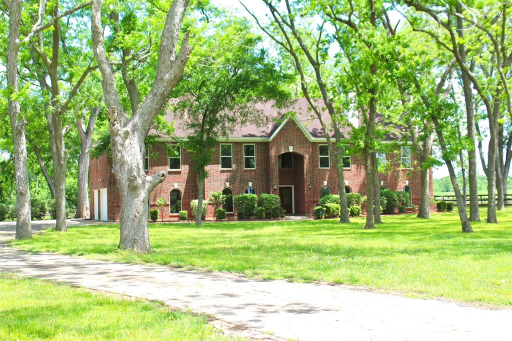 8659 Halls Retreat Court, Missouri City, Texas image 2
