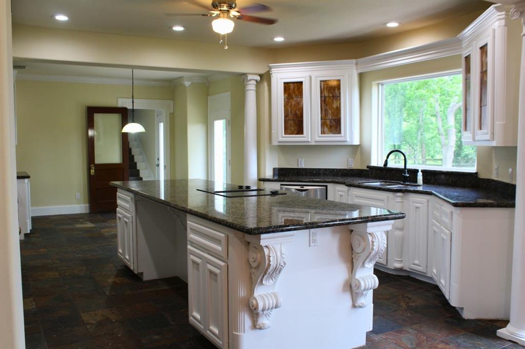 8659 Halls Retreat Court, Missouri City, Texas image 13