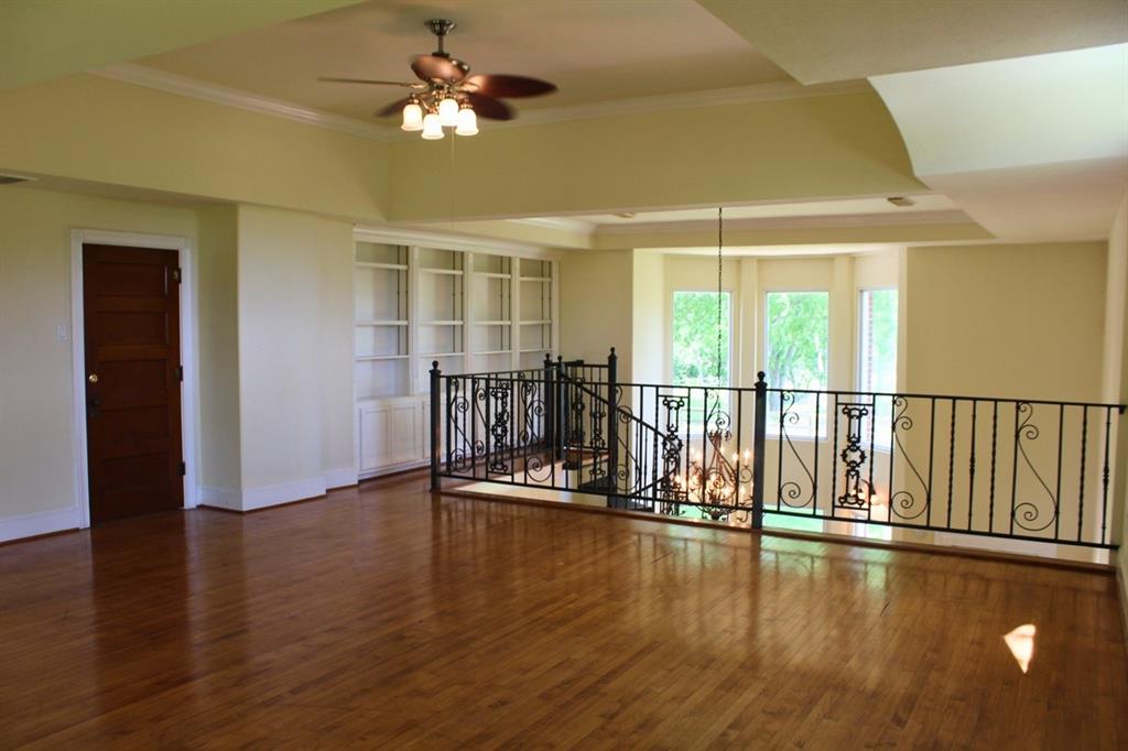 8659 Halls Retreat Court, Missouri City, Texas image 22