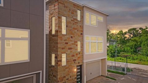 Photo of 4019 Ward Street, Houston, TX 77021 (MLS # 15549041) Photo of 4019 Ward Street, Houston, TX 77021 (MLS # 15549041)