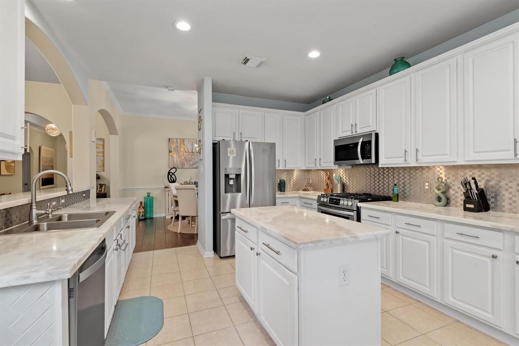 12722 Crater Lake Court, Humble, Texas image 1