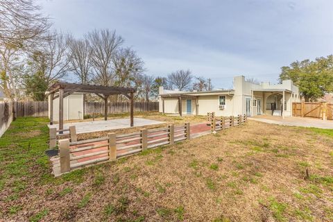 A home in La Grange