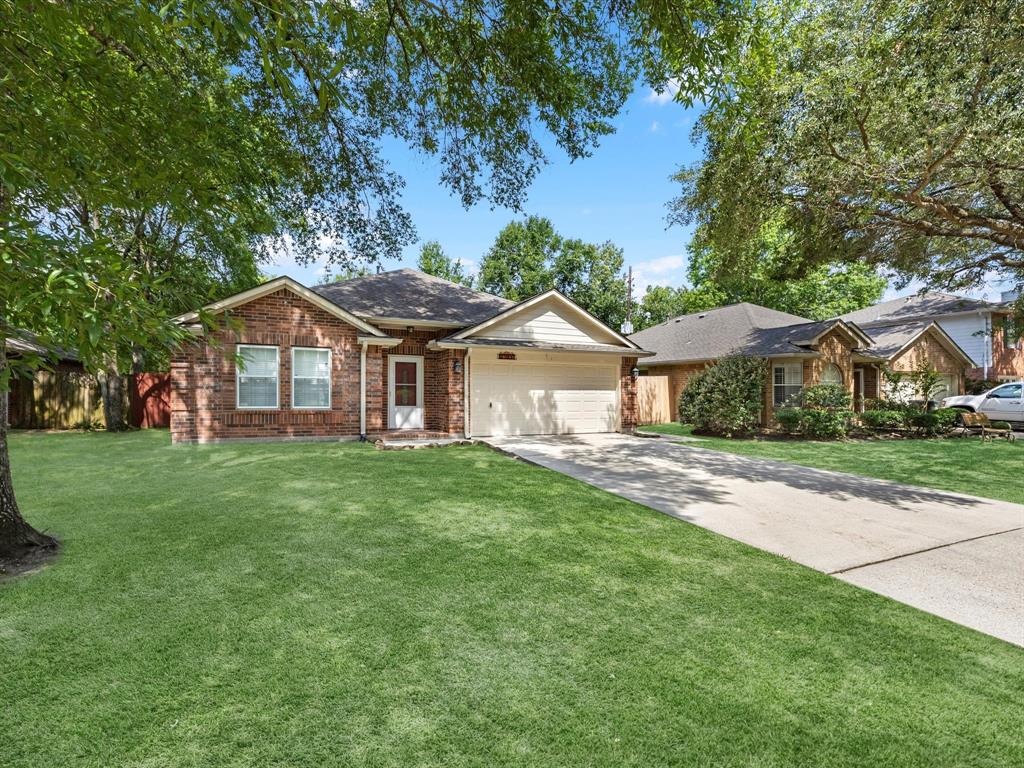 27097 Crown Chase Drive, Kingwood, Texas image 3