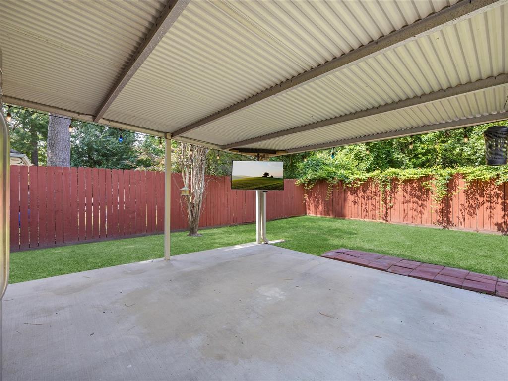 27097 Crown Chase Drive, Kingwood, Texas image 23