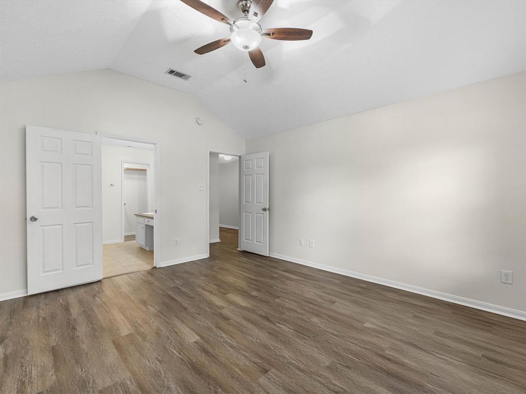 27097 Crown Chase Drive, Kingwood, Texas image 15