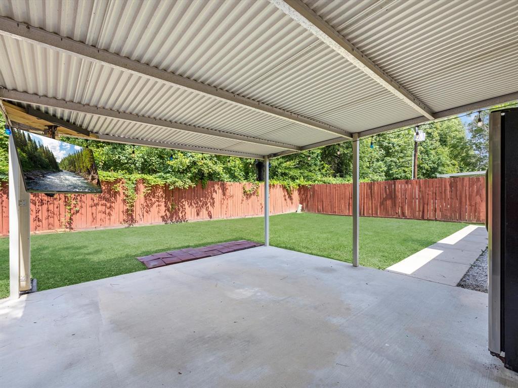 27097 Crown Chase Drive, Kingwood, Texas image 24