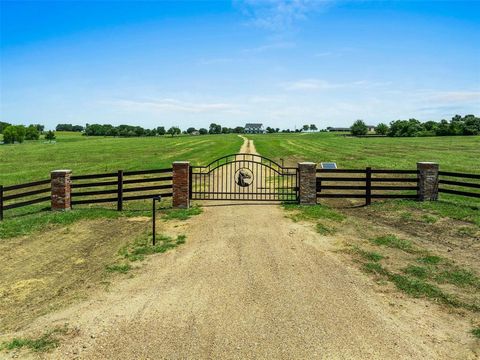 1725 Stokes Road New Ulm TX 78950