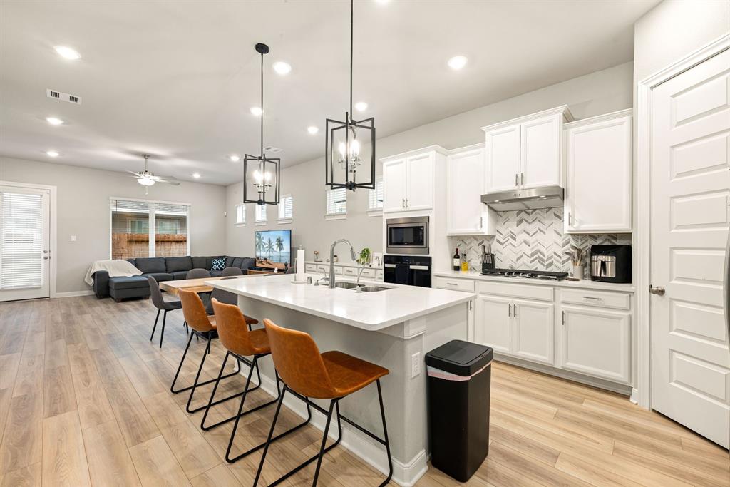 2406 Driftwood Trail, Kemah, Texas image 4