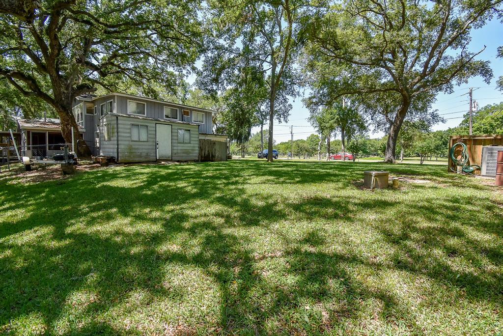 875 Private Road 652, Bay City, Texas image 15