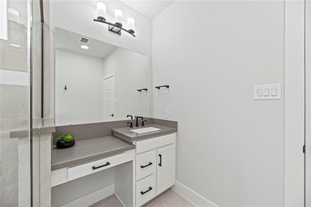 30155 Gold Finch Place, Fulshear, Texas image 17