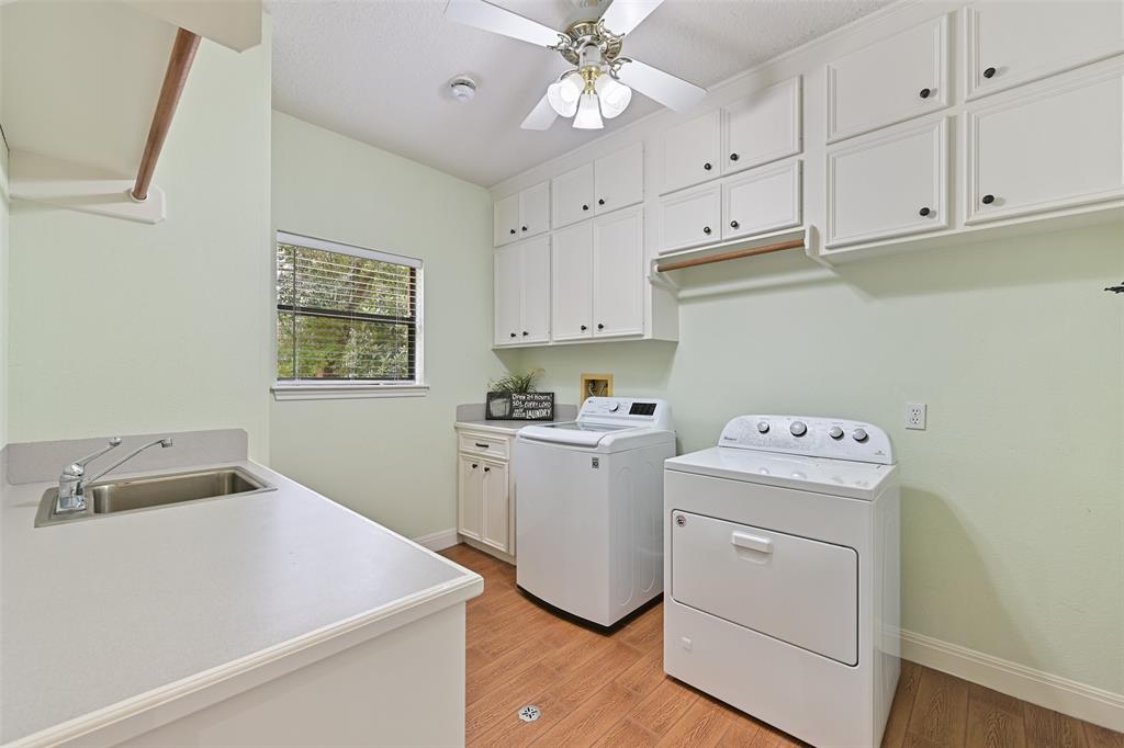 206 Stanley Court, Friendswood, Texas image 17