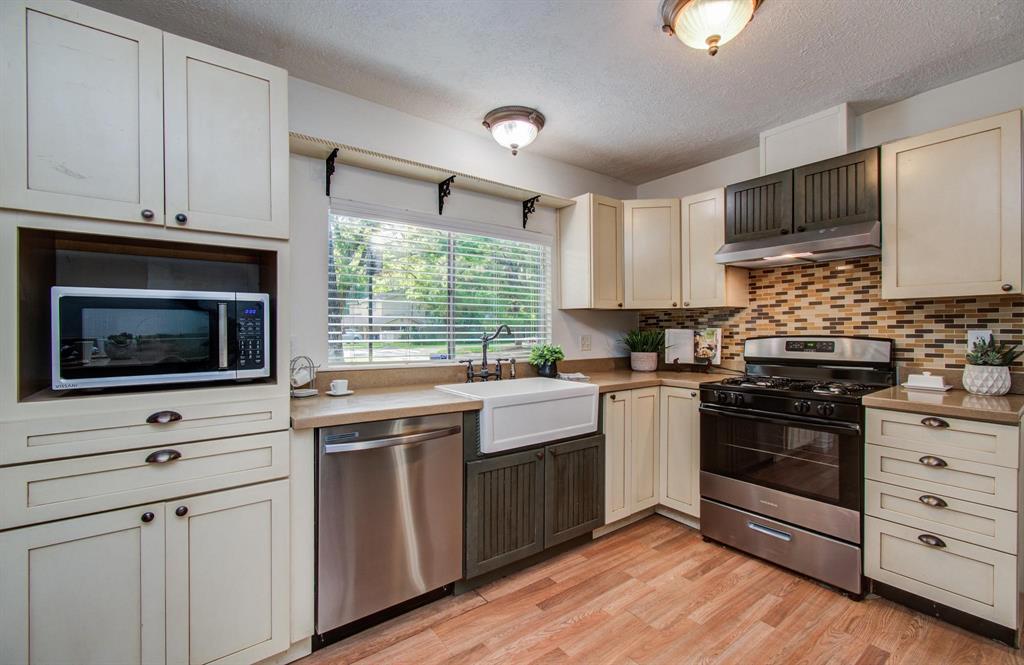 1113 E Red Cedar Circle, The Woodlands, Texas image 6