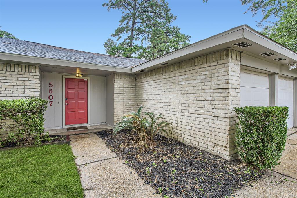 5607 Circlegate Drive, Spring, Texas image 2