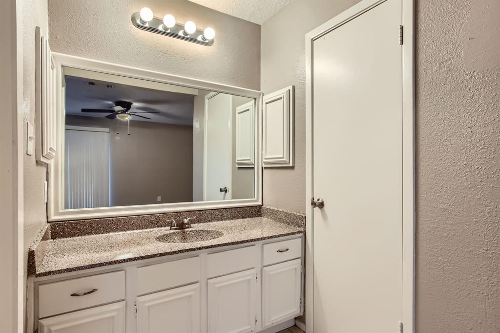 5607 Circlegate Drive, Spring, Texas image 13
