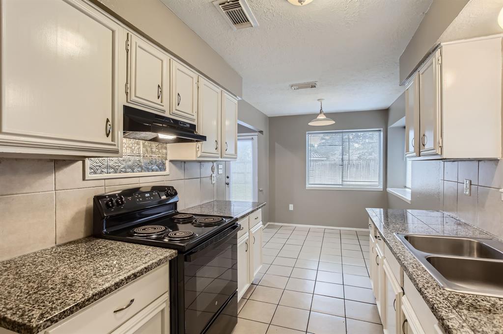 5607 Circlegate Drive, Spring, Texas image 4
