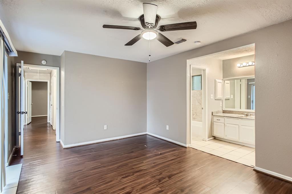 5607 Circlegate Drive, Spring, Texas image 10