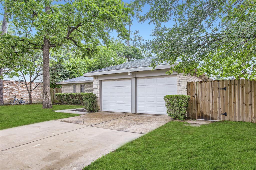 5607 Circlegate Drive, Spring, Texas image 3