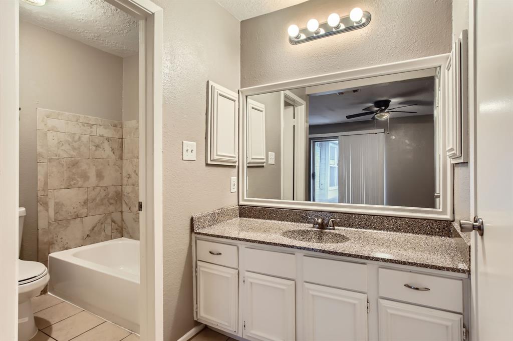 5607 Circlegate Drive, Spring, Texas image 12