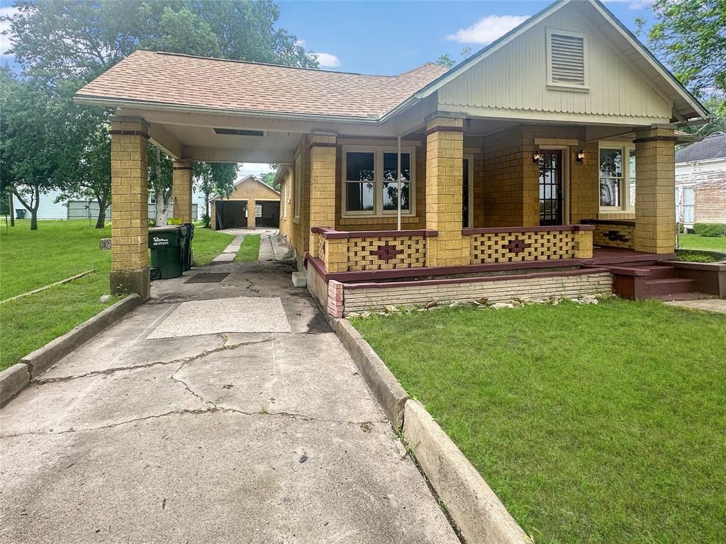 320 E South Main Street, Flatonia, Texas image 3