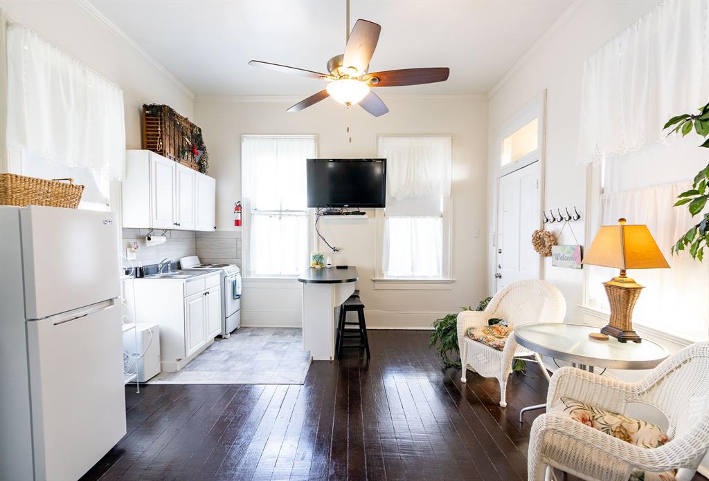1727 Ball, Galveston, Texas image 24