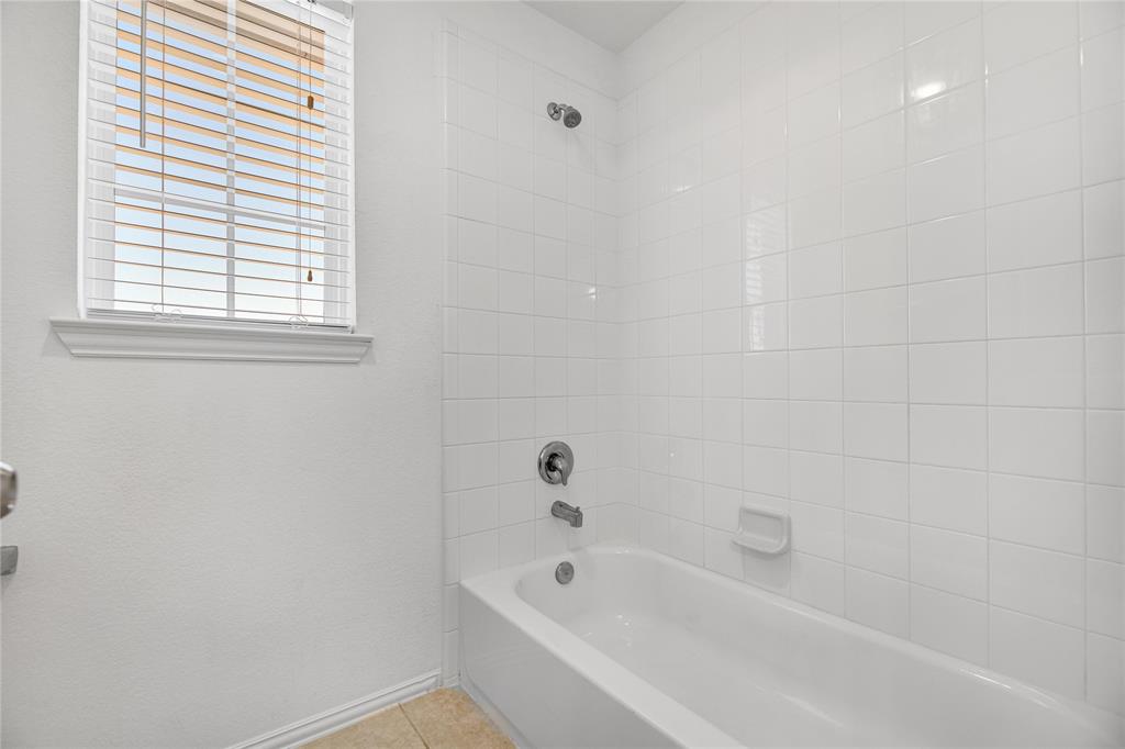 3020 Wedgewood Bay Court, Spring, Texas image 32