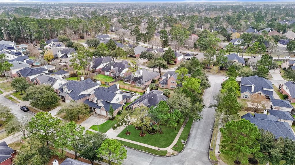 12202 Fall River Pass Lane, Humble, Texas image 38