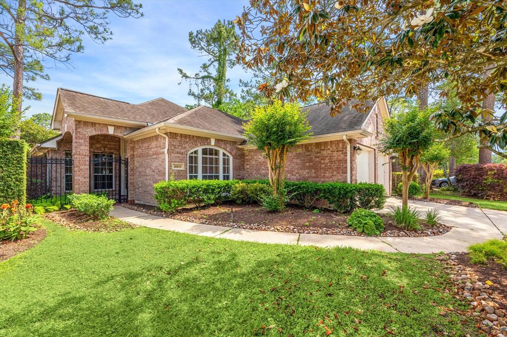 16610 Shadow Path Drive Dr, Houston, Texas image 2