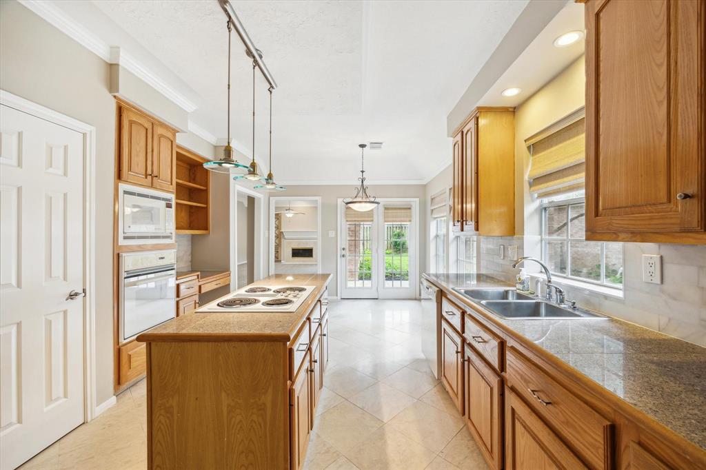 16610 Shadow Path Drive Dr, Houston, Texas image 11