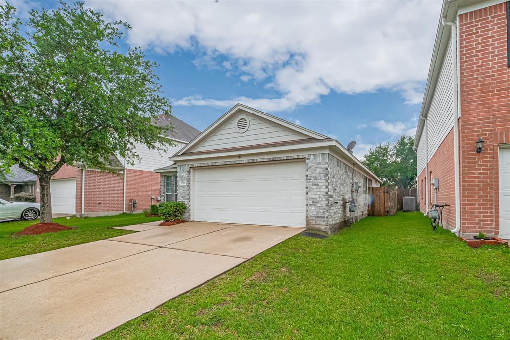 1810 Macondray Drive, Humble, Texas image 2
