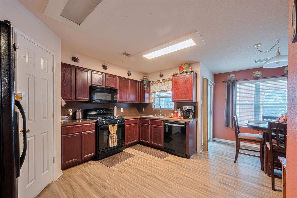 1810 Macondray Drive, Humble, Texas image 8