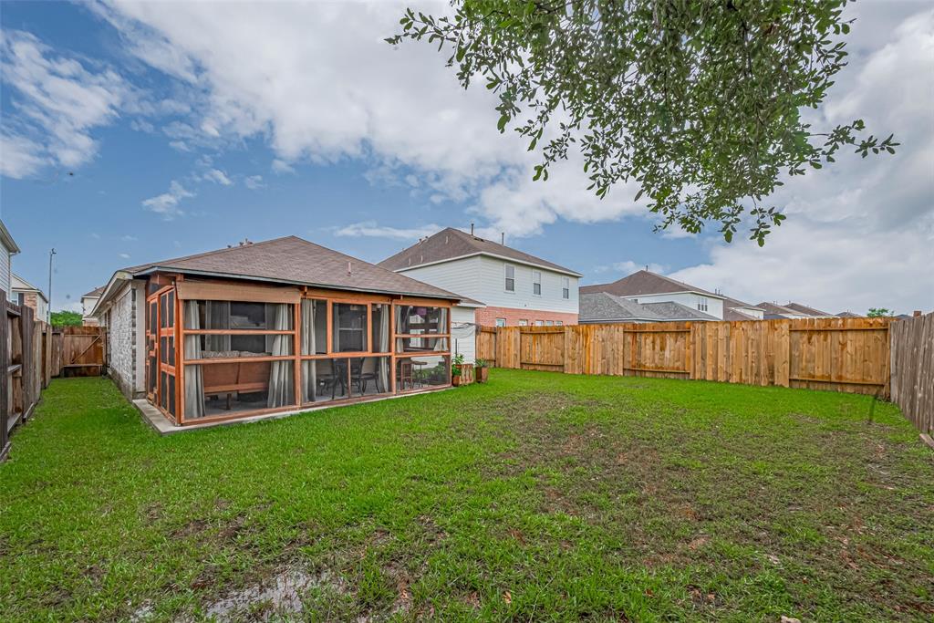 1810 Macondray Drive, Humble, Texas image 31