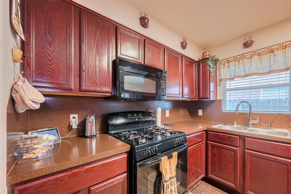 1810 Macondray Drive, Humble, Texas image 11